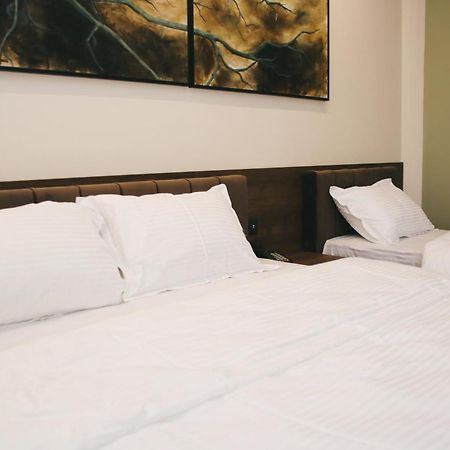 Suhareke Hotel Rozafa מראה חיצוני תמונה