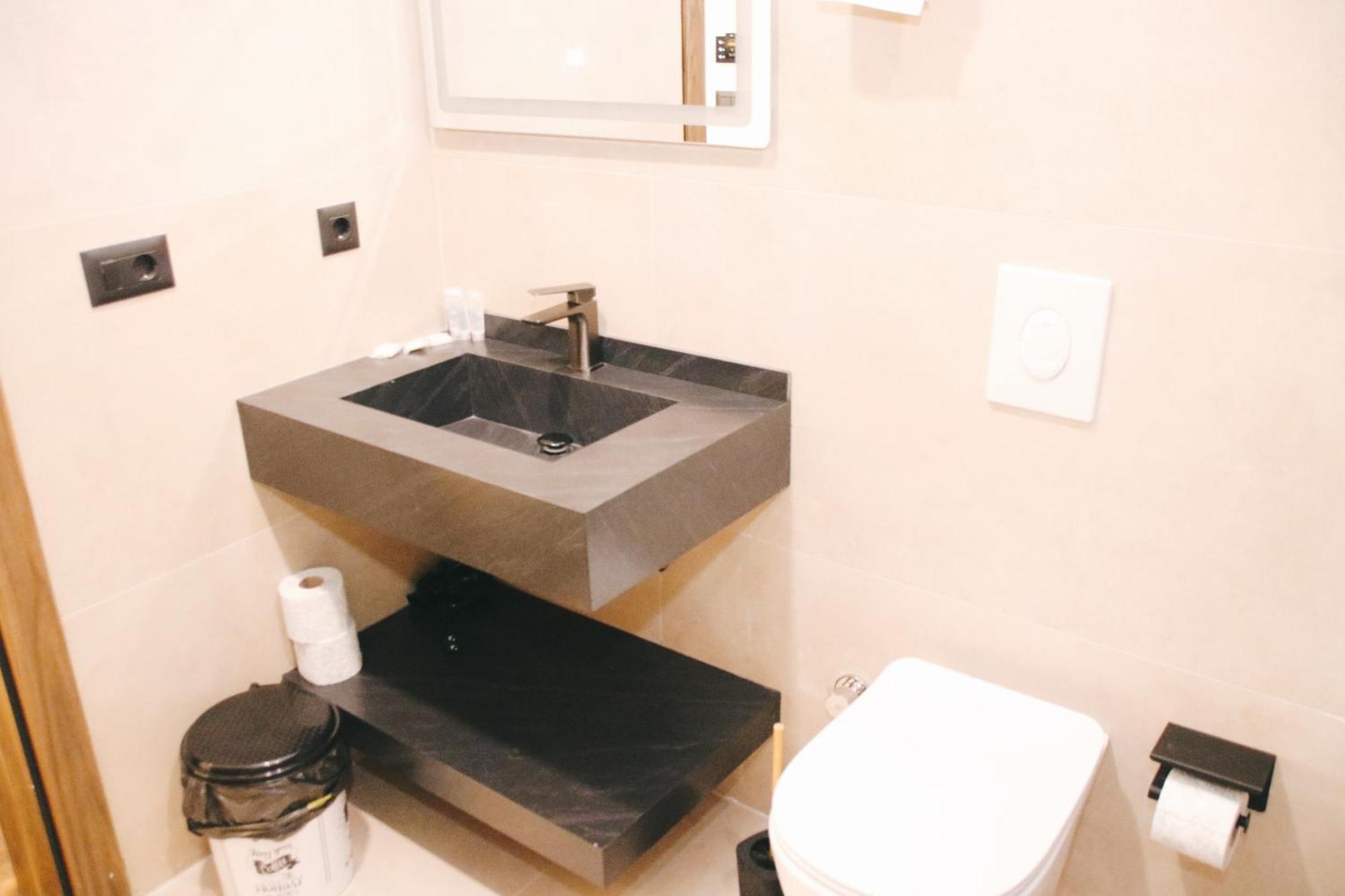 Suhareke Hotel Rozafa מראה חיצוני תמונה