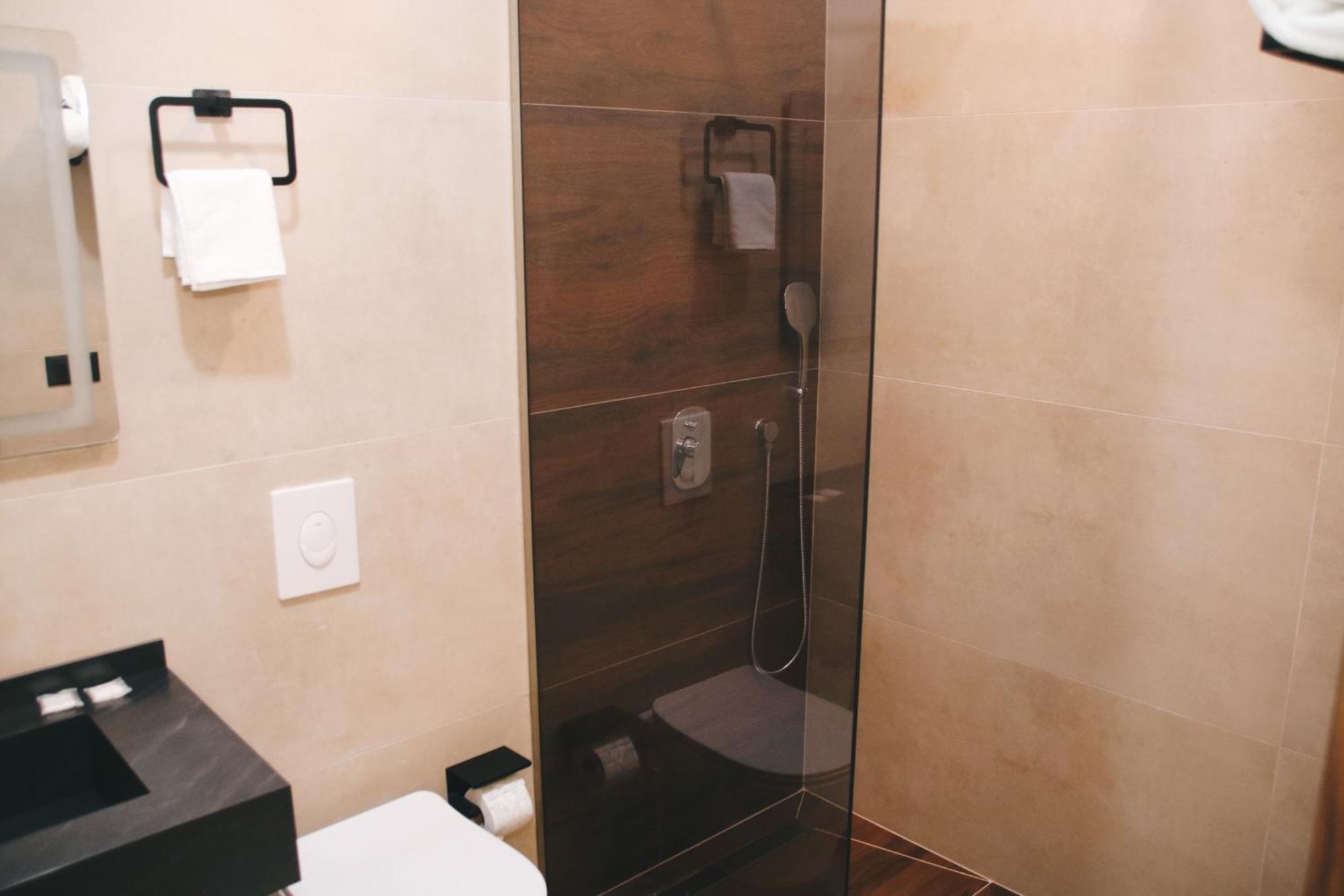 Suhareke Hotel Rozafa מראה חיצוני תמונה