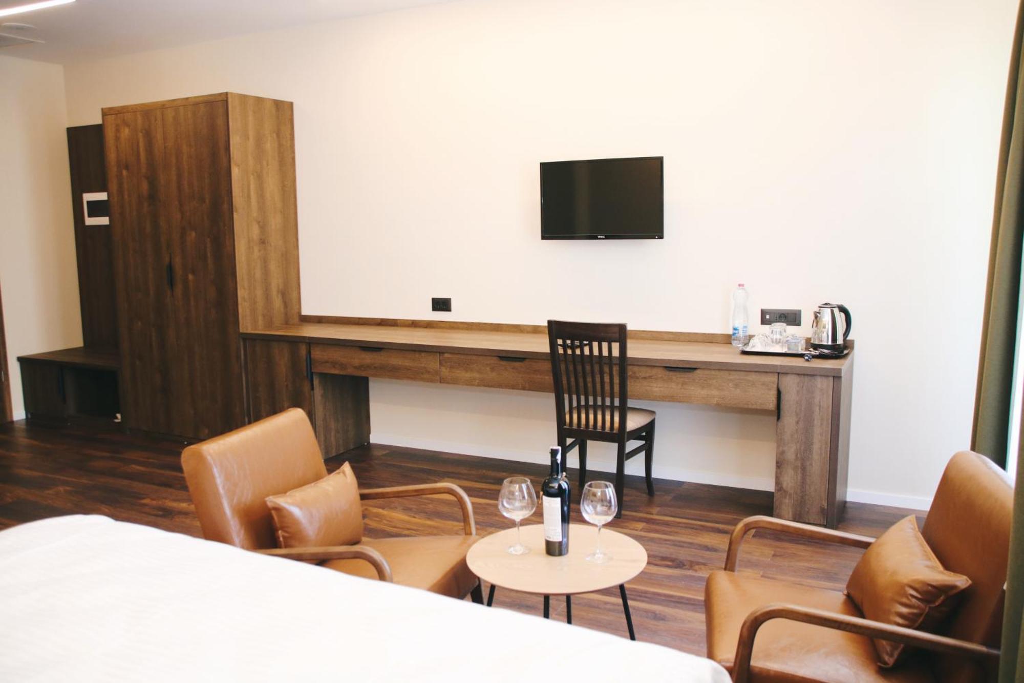 Suhareke Hotel Rozafa מראה חיצוני תמונה